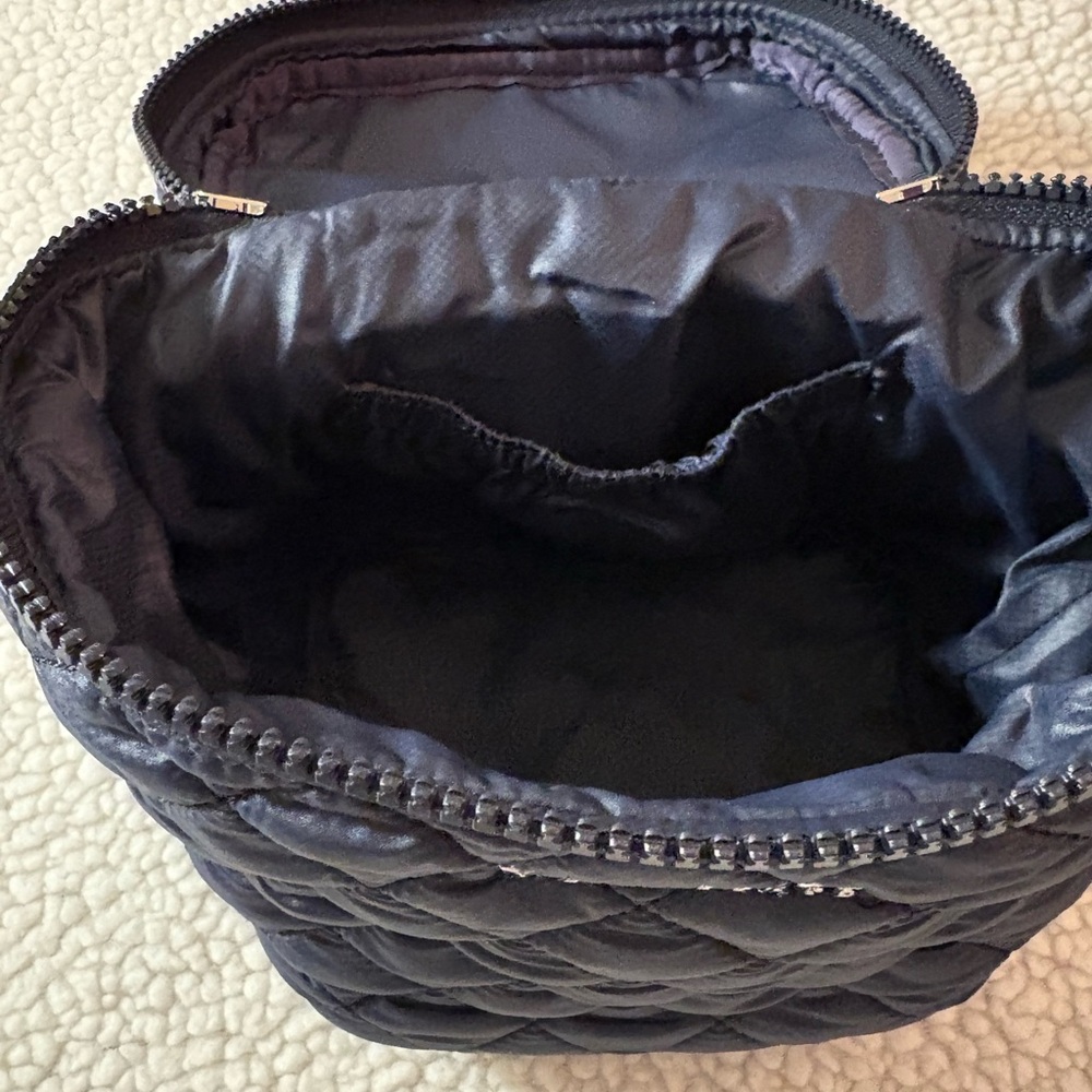 MZ Wallace Navy Quilted Vanity Case - A Great Gift! - Picture 5 of 10